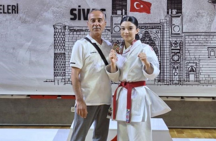 Afyonkarahisarlı Sporcular Balkan Karate Şampiyonası'nda Türkiye'yi Temsil Etti